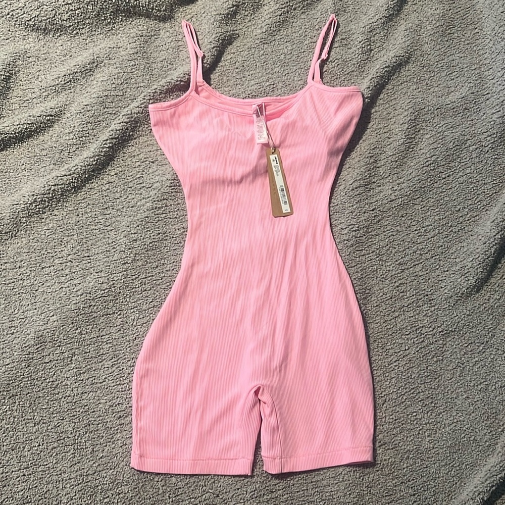 bubblegum pink SKIMS romper nwt size xxs